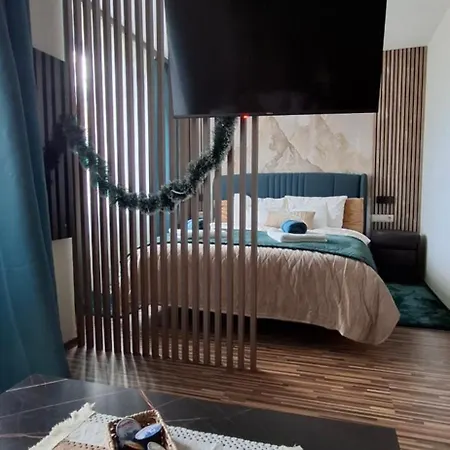 The Alpine Emerald Elegant In