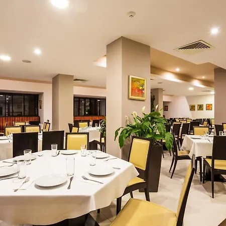 The Alpine Emerald Elegant In 班斯科