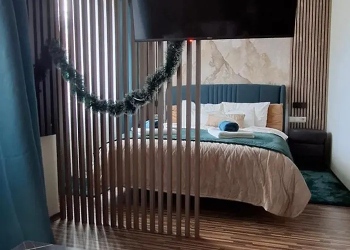 The Alpine Emerald Elegant In