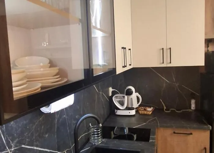 The Alpine Emerald Elegant In 公寓